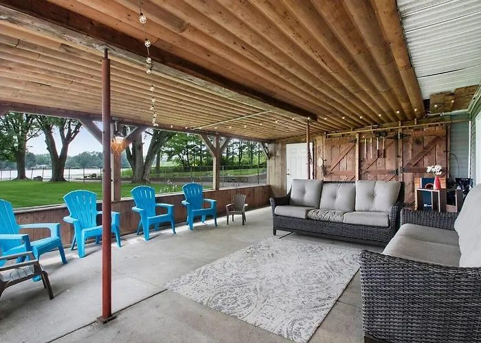Lakeshore Cottage Waterfront/Great Wi-Fi