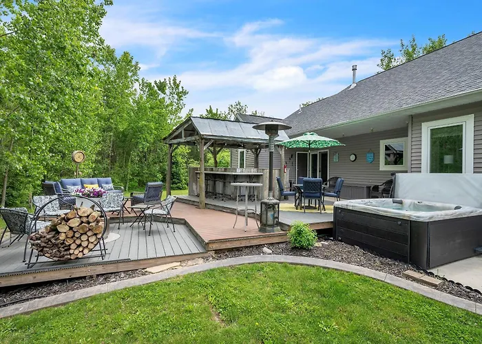 Lakeside Retreat With Hot Tub & Game Room Home