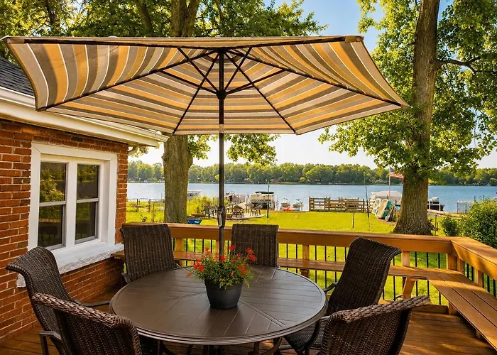 Lakeside Vista Private Waterfront Resort