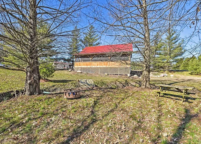 'Honey House Cabin' - A Quiet Countryside Retreat!