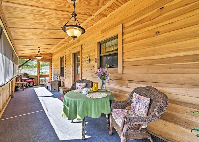 'Honey House Cabin' - A Quiet Countryside Retreat!